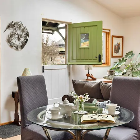 Finest Retreats - Vine Barn *